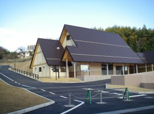 おごと温泉観光公園：足湯やカフェのほか、レンタサイクルなどもできる