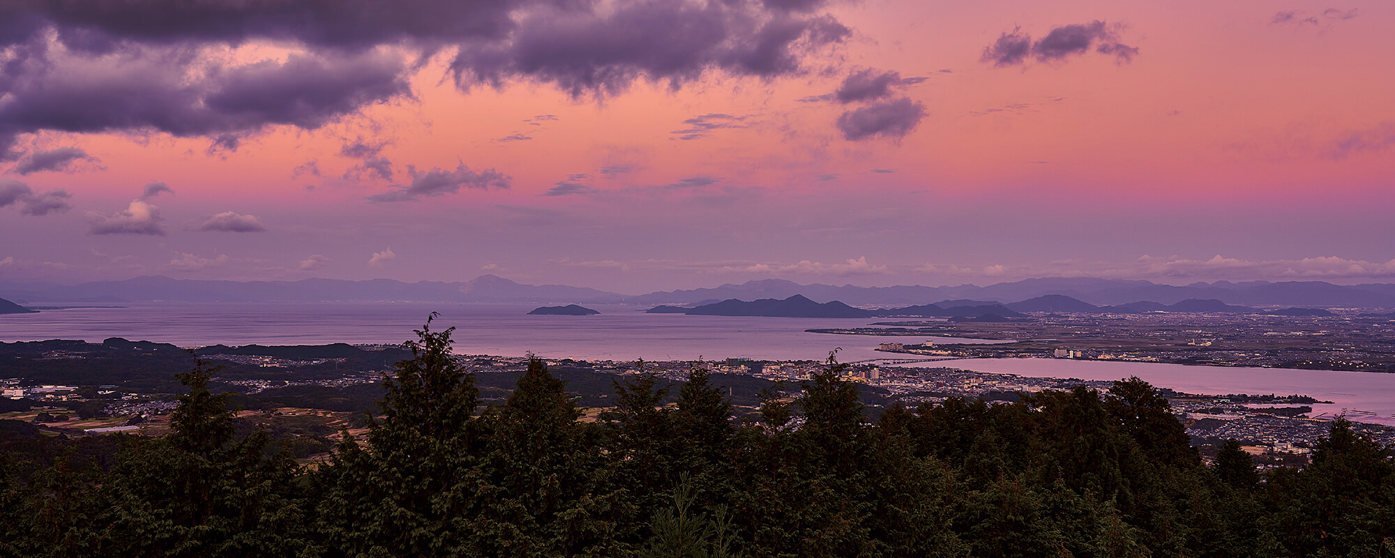 びわ湖展望台（北湖の夕景）