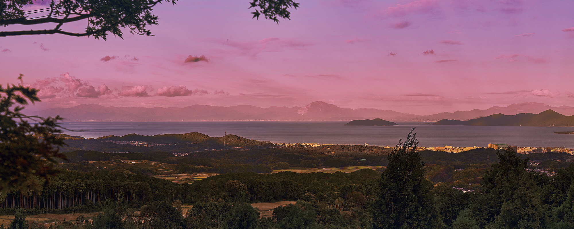 香芳谷展望台（北湖の夕景）