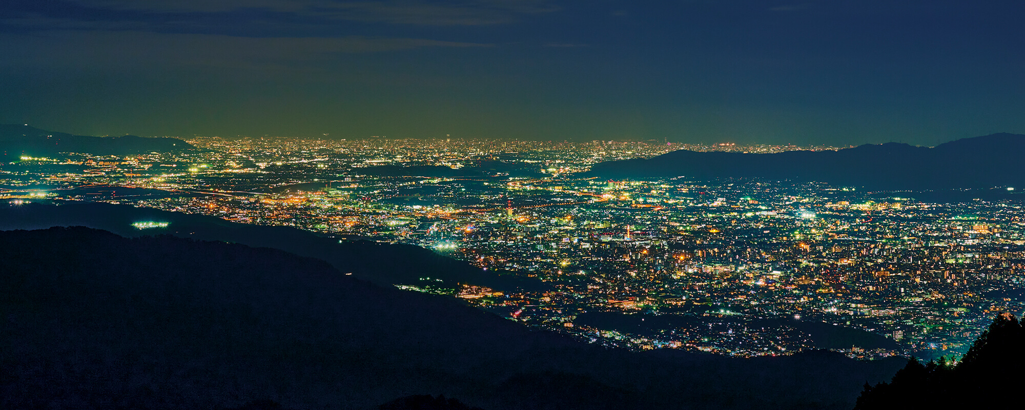 四明が嶽駐車場（京都市街〜大阪方面の夜景）